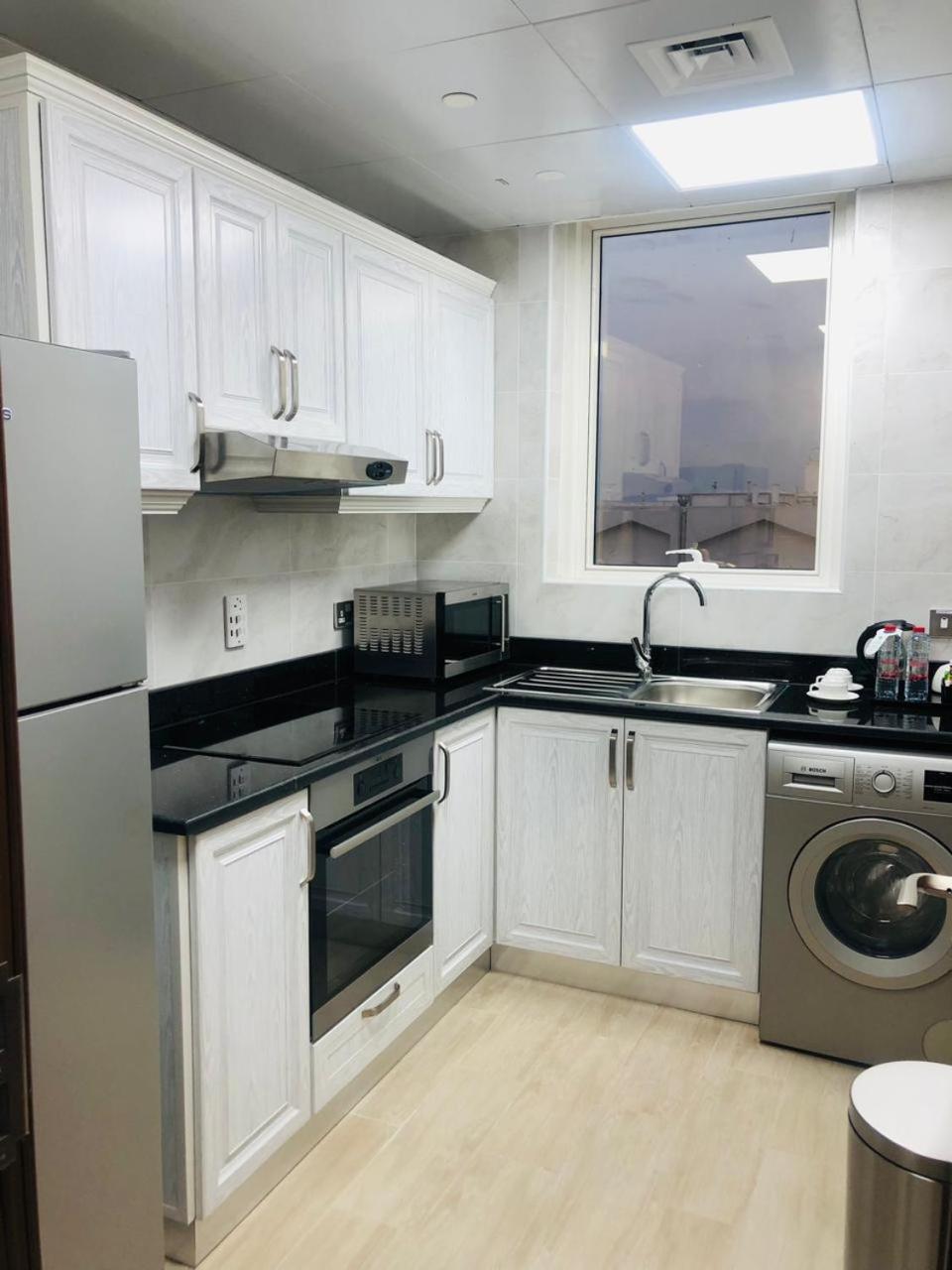 Baniyas Plaza Hotel Apartments Abu Dabi Exterior foto